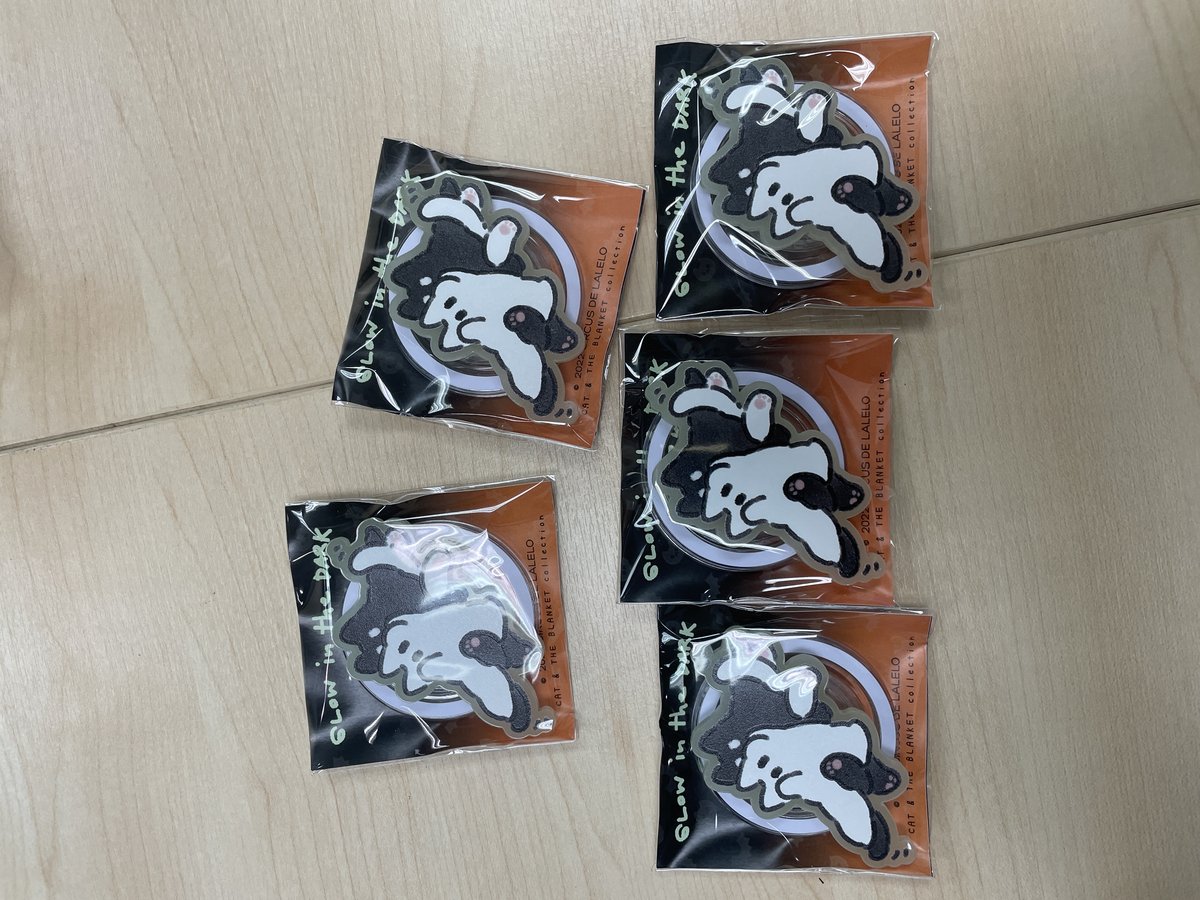 GRIPTOK (MAGSAFE) CAT in THE BLANKET - CREDRE’ & NEIGE 01 ยุกยิก